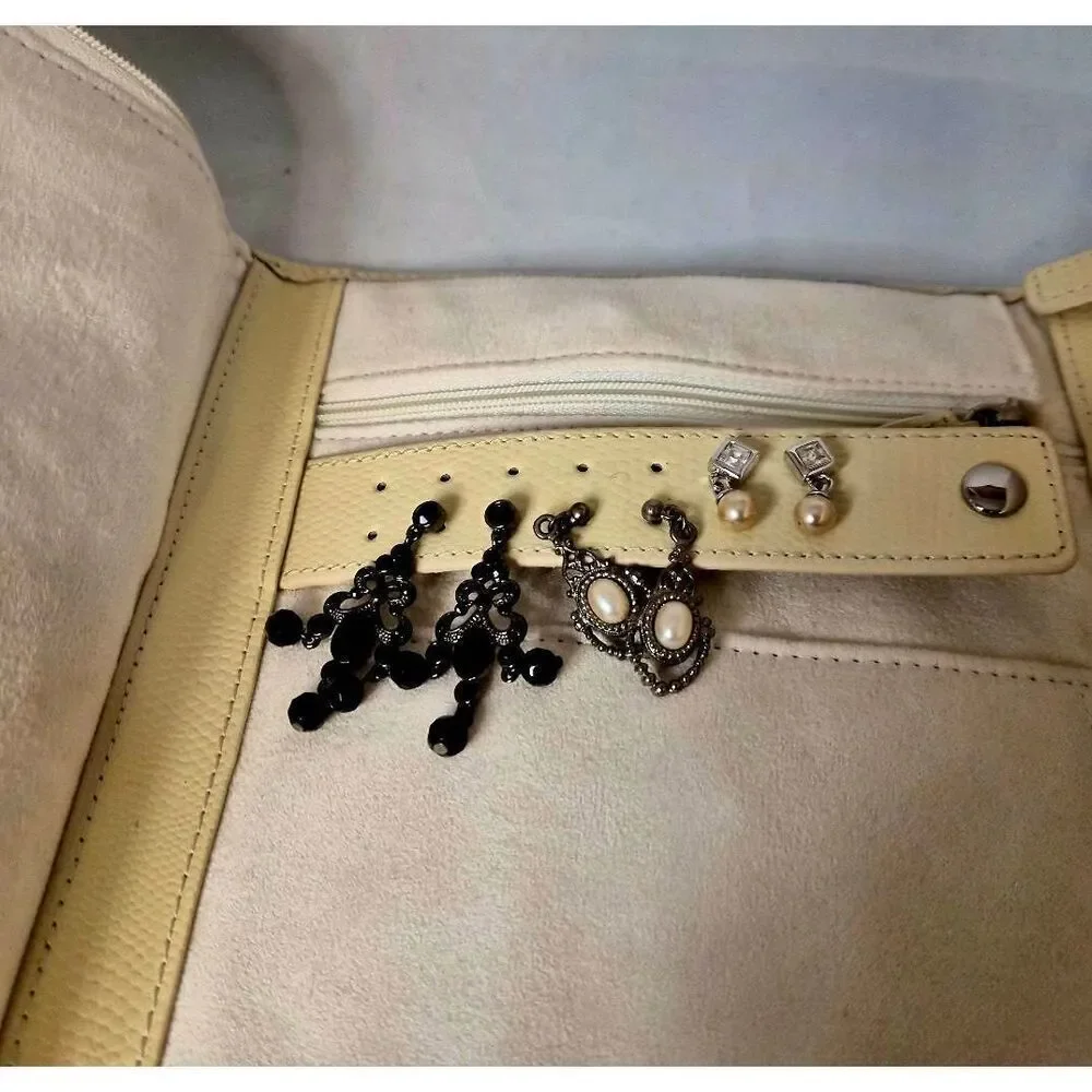 Leather jewelry organizer